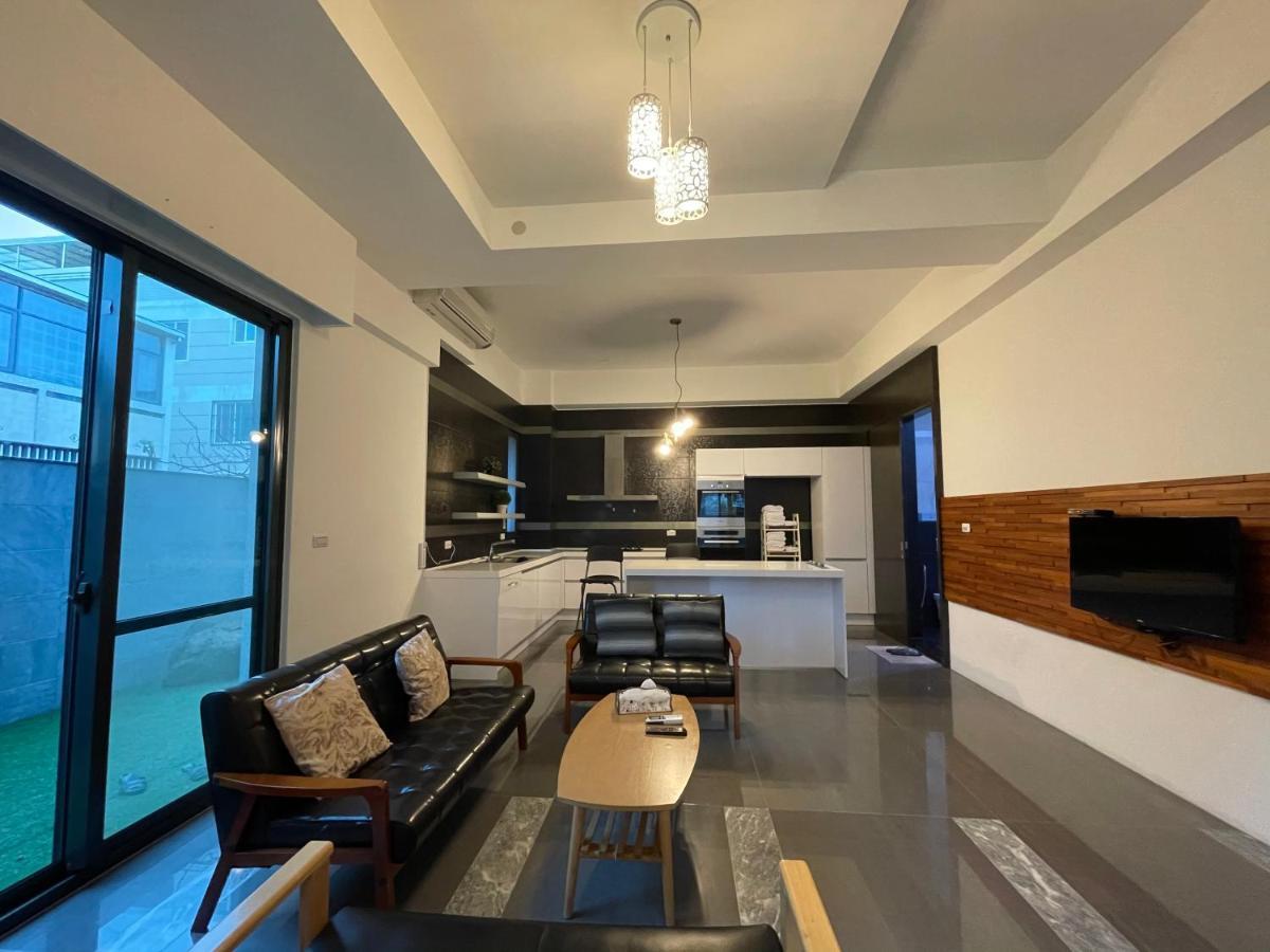 Fun Holiday Family Hostel Tainan Exterior photo